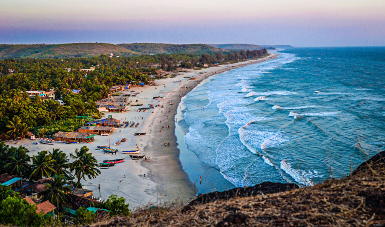 World___India_Relax_on_the_beach_in_Arambol_068131_
